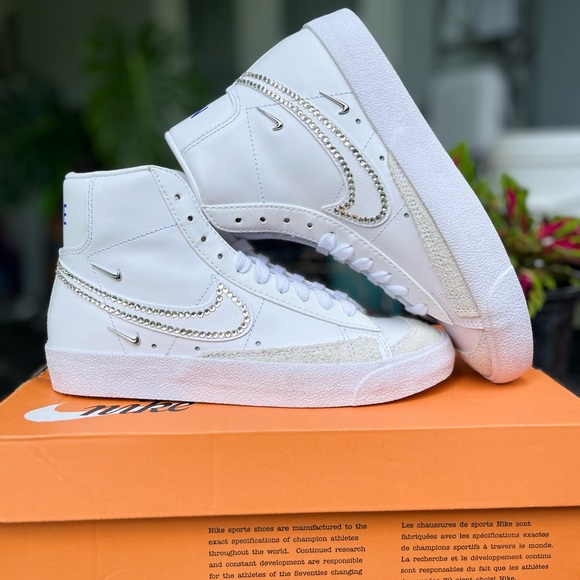 CUSTOM Blinged Out Nike Women’s Blazers 👟💎 LIMITED EDITION !! - Picture 4 of 5